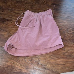 Lululemon Stroll at Sundown short